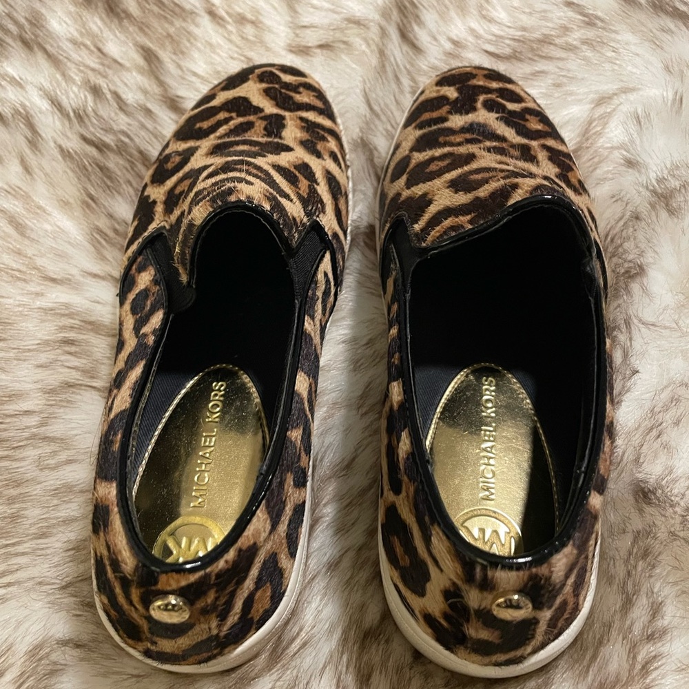 Shoes - Picture 2 of 3